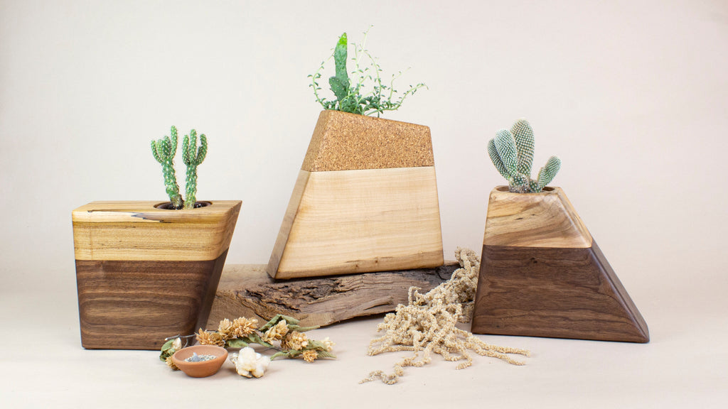 10 Questions to Ask Before Buying a Cremation Urn Online